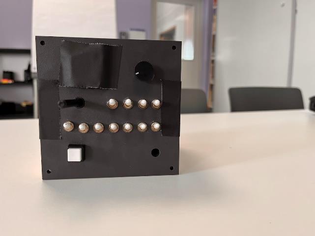 Erster Prototyp des Papagei 2.0 — schwarzer Kasten